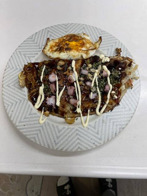 今日の晩ご飯は、タコお好み焼きでーす。